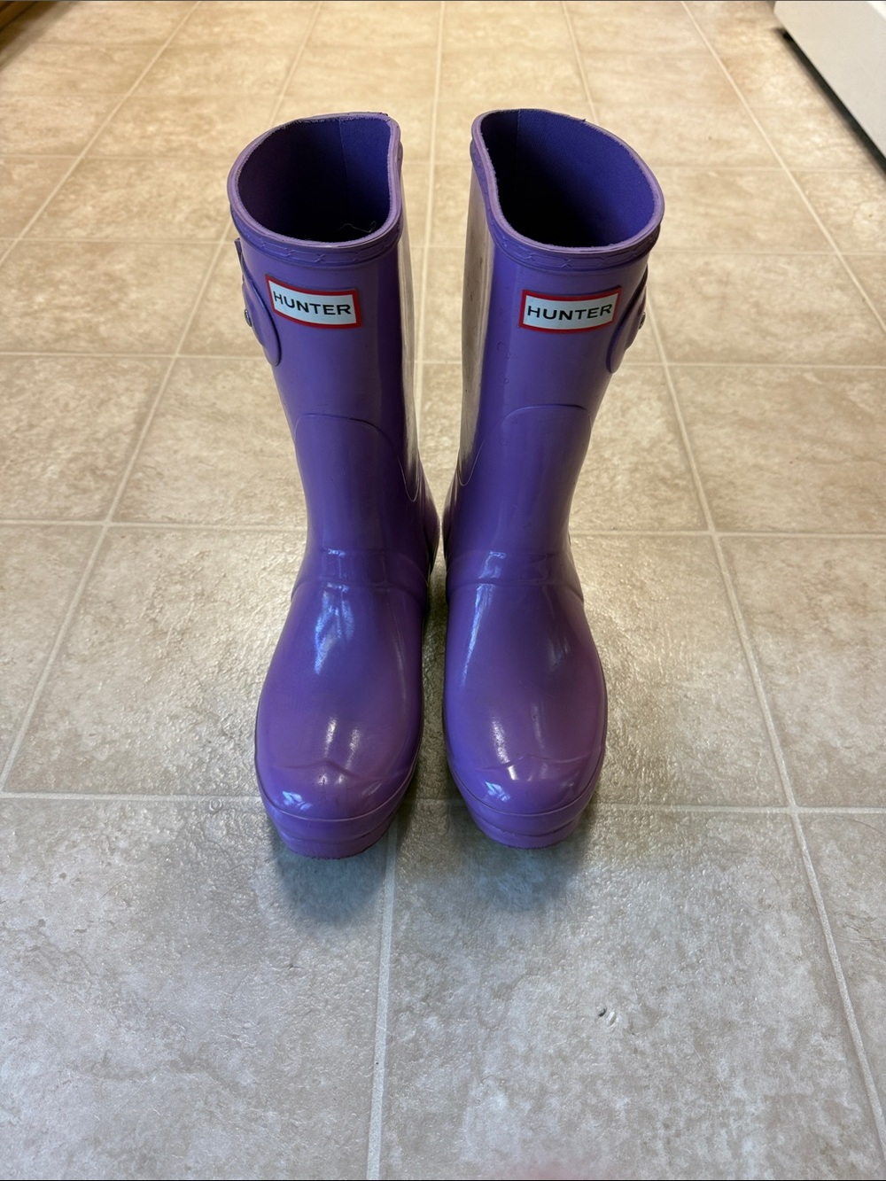 Hunter Women’s Purple Gloss Rain Boots